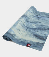 Mat o Tapete de Yoga EKO Superlite de Viaje, marca Manduka