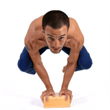 Este Bloque o cubo de Madera para Yoga, es el accesorio ideal para tu práctica, ya que te proporciona un apoyo en las posturas que requieren de una mejor alineación o equilibrio. Este cubo o bloque de yoga es único en su tipo ya que cuenta con medidas más grandes que el promedio para brindarte mayor estabilidad y comodidad. Mide 23 X 15 X 10 cms y está hecho de madera de pino.