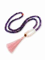 Japamala o rosario budista Saraswati con amatista cuarzo rosa y blanco, Marca Cudegui